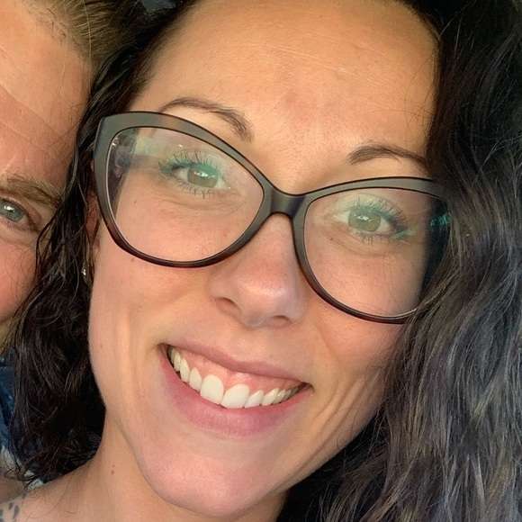 Meet your Posher, Elizabeth - Picture 1 of 1